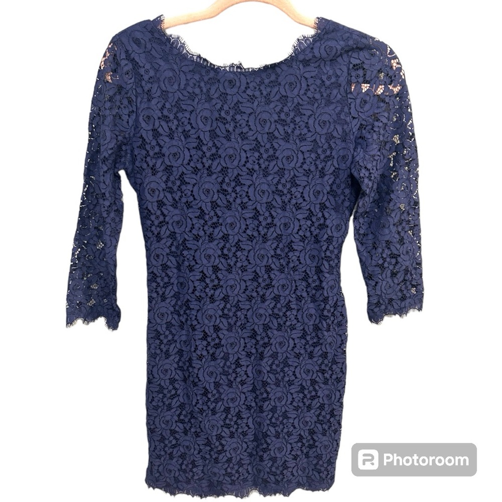 DVF Navy Lace Sleeved Dress Size 2 EUC L0653